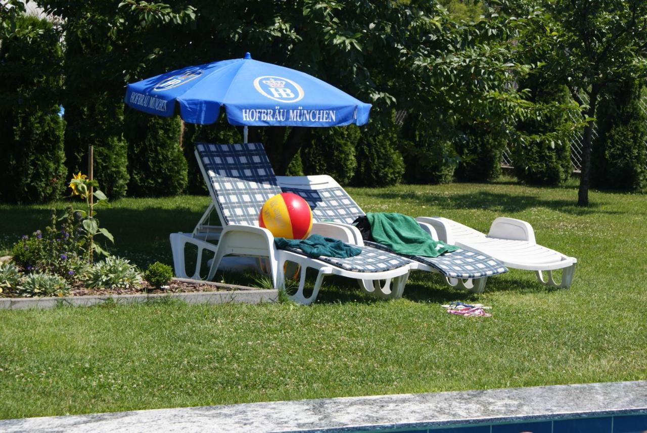 Kek Vendeghaz Family Resort Gyenesdiás Exterior foto